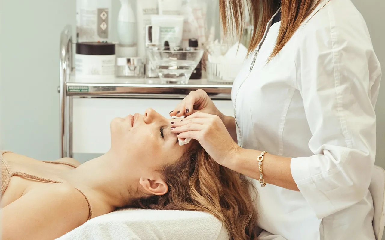 tratamiento para eliminar arrugas de expresión en Alicante en Gutiérrez Clinic