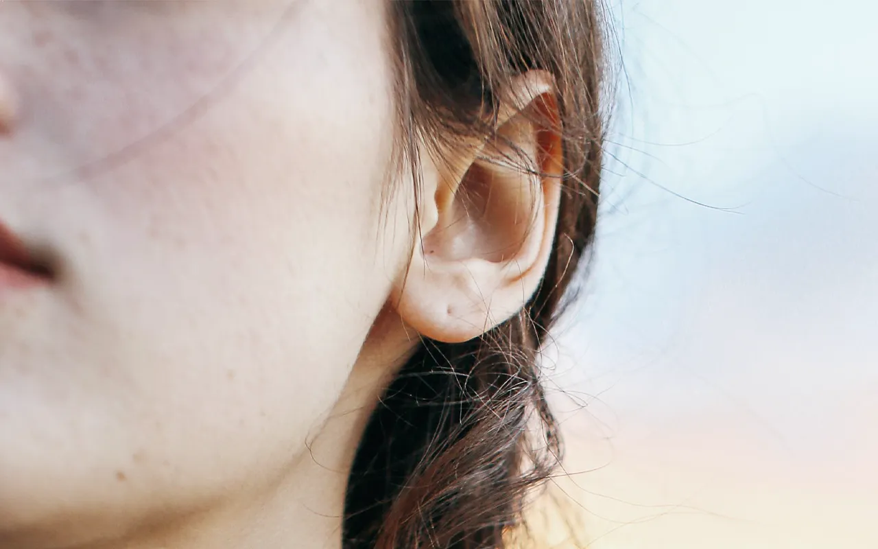 relleno de ojeras en Alicante con ácido hialurónico en Gutiérrez Clinic